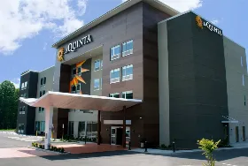 Photograph of La Quinta Inn & Suites, Manchester