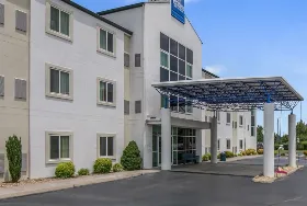 Photograph of Americas Best Value Inn Knoxville East, Knoxville