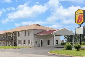 Photograph of Super 8, Whiteville