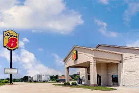 Photograph of Super 8, Clarksville