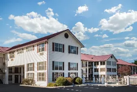 Photograph of Super 8, Sevierville