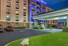 Photograph of Holiday Inn Express, Lebanon