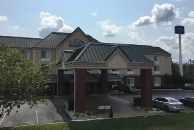 Photograph of Baymont by Wyndham, Clinton