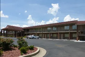 Photograph of Red Roof Inn & Suites, Cleveland