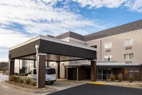 Photograph of La Quinta Inn & Suites, Alcoa