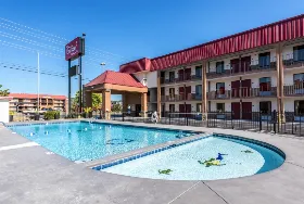 Photograph of Red Roof Inn & Suites, Pigeon Forge