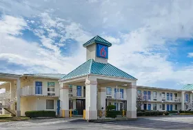 Photograph of Motel 6, Bells