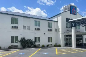 Photograph of Motel 6, Athens