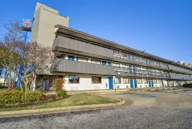 Photograph of Motel 6, Memphis