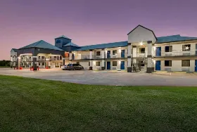 Photograph of Studio 6, Texas City
