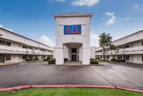 Photograph of Studio 6, Irving
