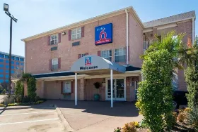 Photograph of Studio 6, Plano