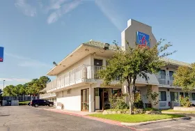 Photograph of Studio 6, Grand Prairie