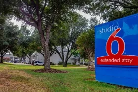 Photograph of Studio 6, Arlington