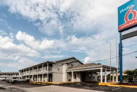 Photograph of Studio 6, San Antonio