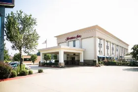 Photograph of Hampton Inn, Marshall