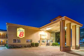 Photograph of Super 8, Richardson