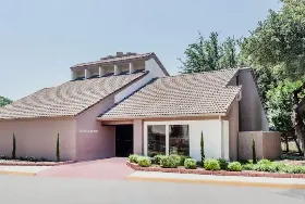 Photograph of Hawthorn Suites, Dallas