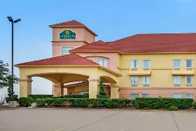 Photograph of La Quinta Inn & Suites, Glen Rose