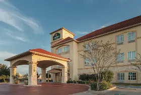 Photograph of La Quinta Inn & Suites, Waxahachie