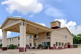 Photograph of Super 8, Waxahachie