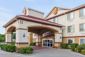 Photograph of Super 8, Hillsboro