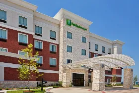 Photograph of Holiday Inn & Suites McKinney - N Allen, Mckinney