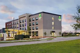 Photograph of Holiday Inn Express, Frisco