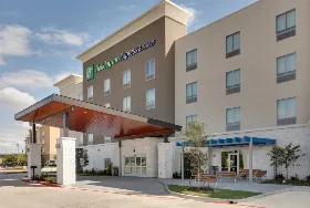 Photograph of Holiday Inn Express, The Colony