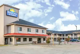 Photograph of Days Inn, Madisonville