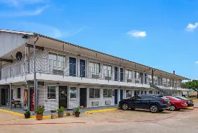 Photograph of Knights Inn, North Richland Hills
