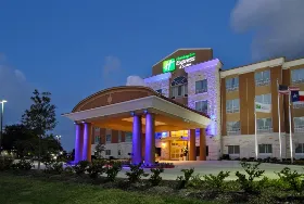 Photograph of Holiday Inn Express, Baytown