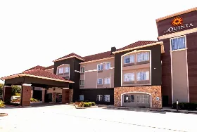 Photograph of La Quinta Inn & Suites, Brookshire