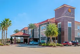 Photograph of La Quinta Inn & Suites, Winnie