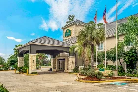 Photograph of La Quinta Inn & Suites, Kingwood