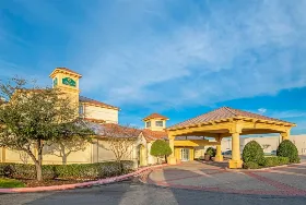 Photograph of La Quinta Inn & Suites, Sherman