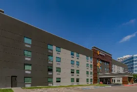 Photograph of La Quinta Inn & Suites, Houston