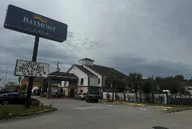 Photograph of Baymont by Wyndham, Houston