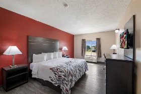 Photograph of Red Roof Inn & Suites, Manor