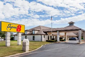 Photograph of Super 8, Cleburne