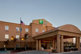 Photograph of Holiday Inn Express & Suites Zapata, Zapata
