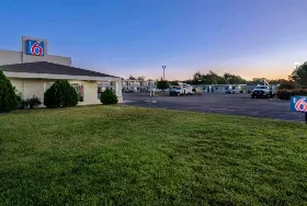 Photograph of Motel 6, Sulphur Springs