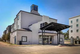 Photograph of Motel 6, Cedar Park