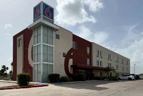 Photograph of Motel 6, Weslaco