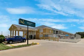 Photograph of Quality Inn, Gonzales