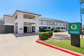 Photograph of Quality Inn, Bastrop