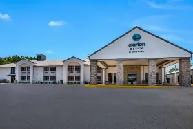 Photograph of Clarion Pointe Marshall, Marshall