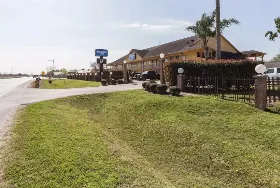 Photograph of Rodeway Inn, South Houston