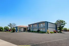 Photograph of Quality Inn, Plainview