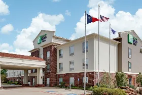 Photograph of Holiday Inn Express, Cleburne